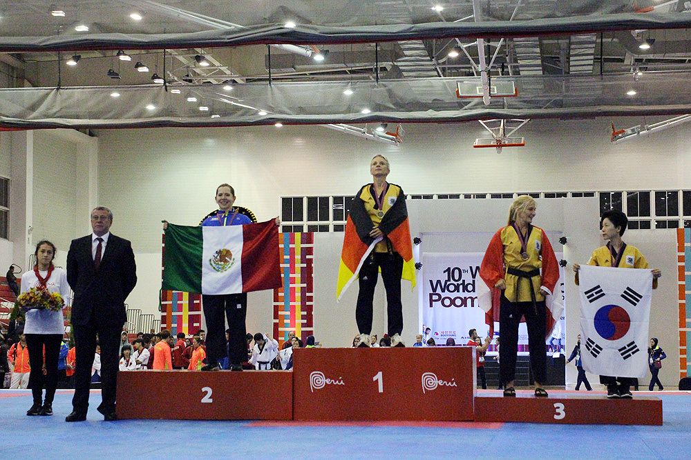 Individuals_F_Under_60_Award_Ceremony_1