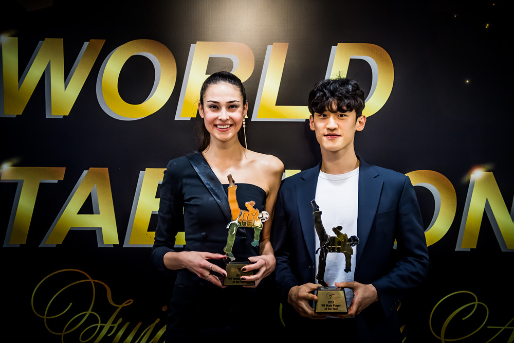 Dae-hoon LEE (right) and Irem Yaman, who are the 2018 WT Male, Female of the year