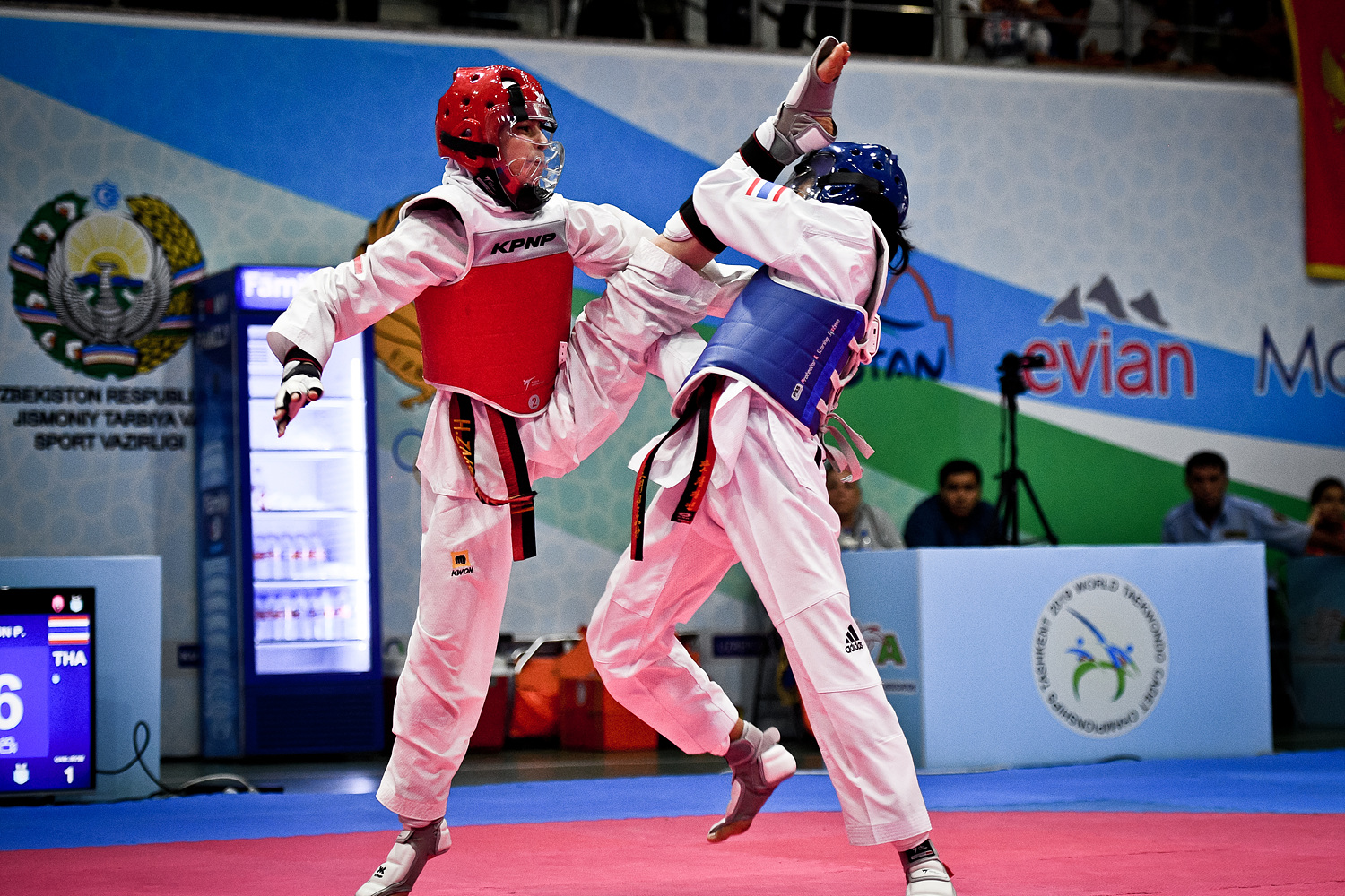 ZARIN NAAL SHEIKHANI ZAHRA (IRI) attacks opponent at the final of W-41kg